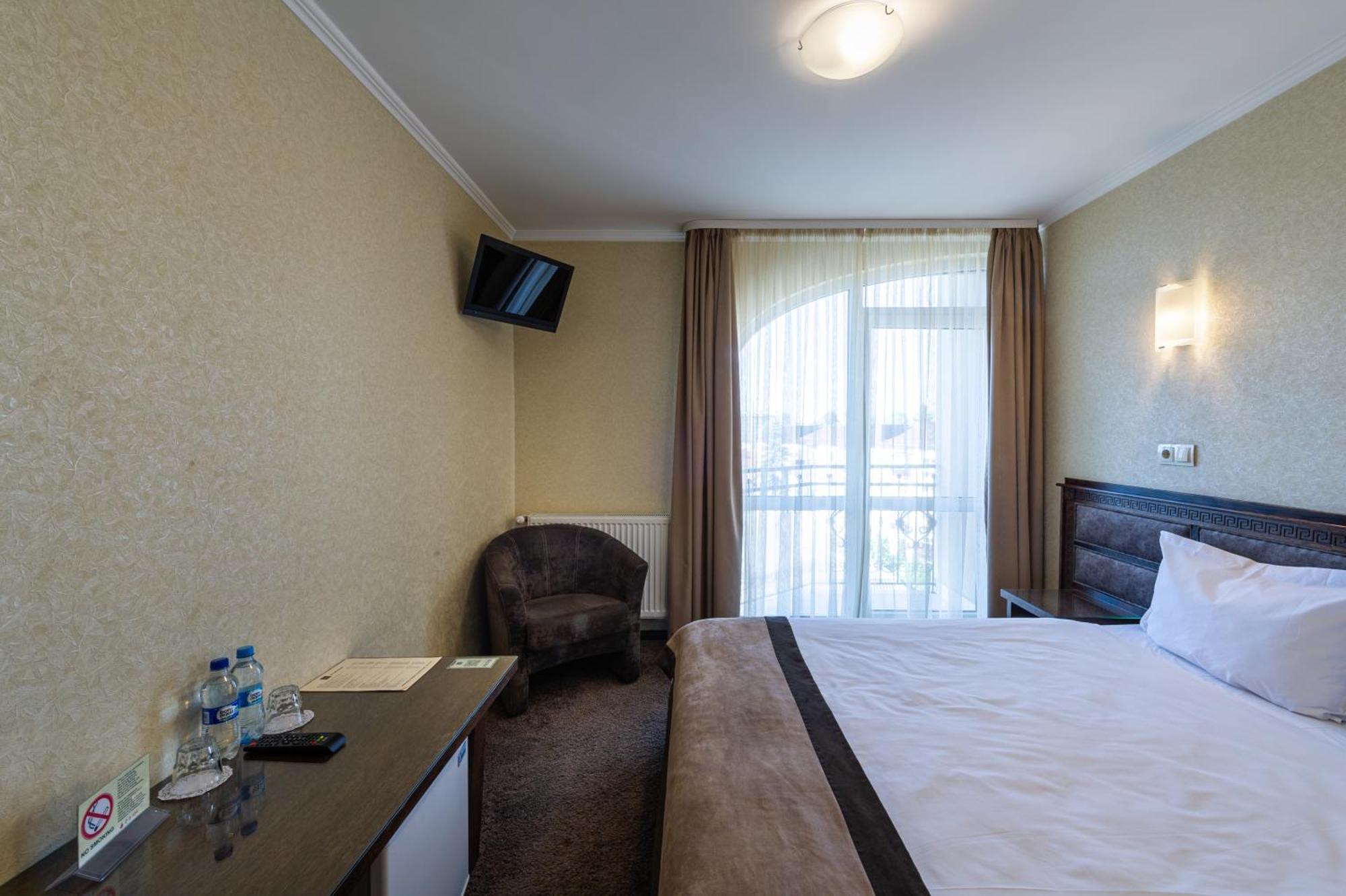Avalon Palace Ternopil Exterior photo